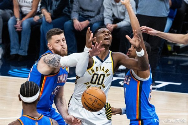 智赢策略 库里42+6+7+3无缘今日最佳球员! 因为亚历山大55+8+5+2创8项纪录